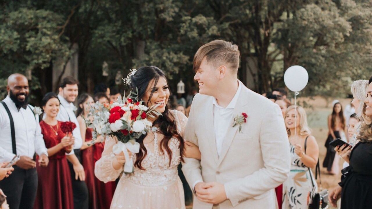 Ex-Diante do Trono Nena Lacerda anuncia fim do seu casamento após três anos