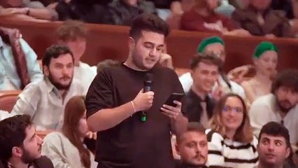 Metin Külünk'e seyirci sorusu: Sütten çıkmış ak kaşık mı oldunuz?