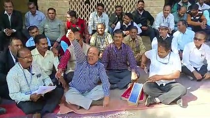 सामूहिक अवकाश पर रहे न्यायिक कर्मचारी