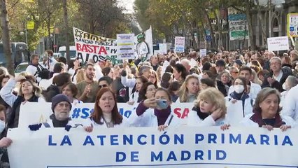 Los sanitarios se movilizan en toda España por sus derechos