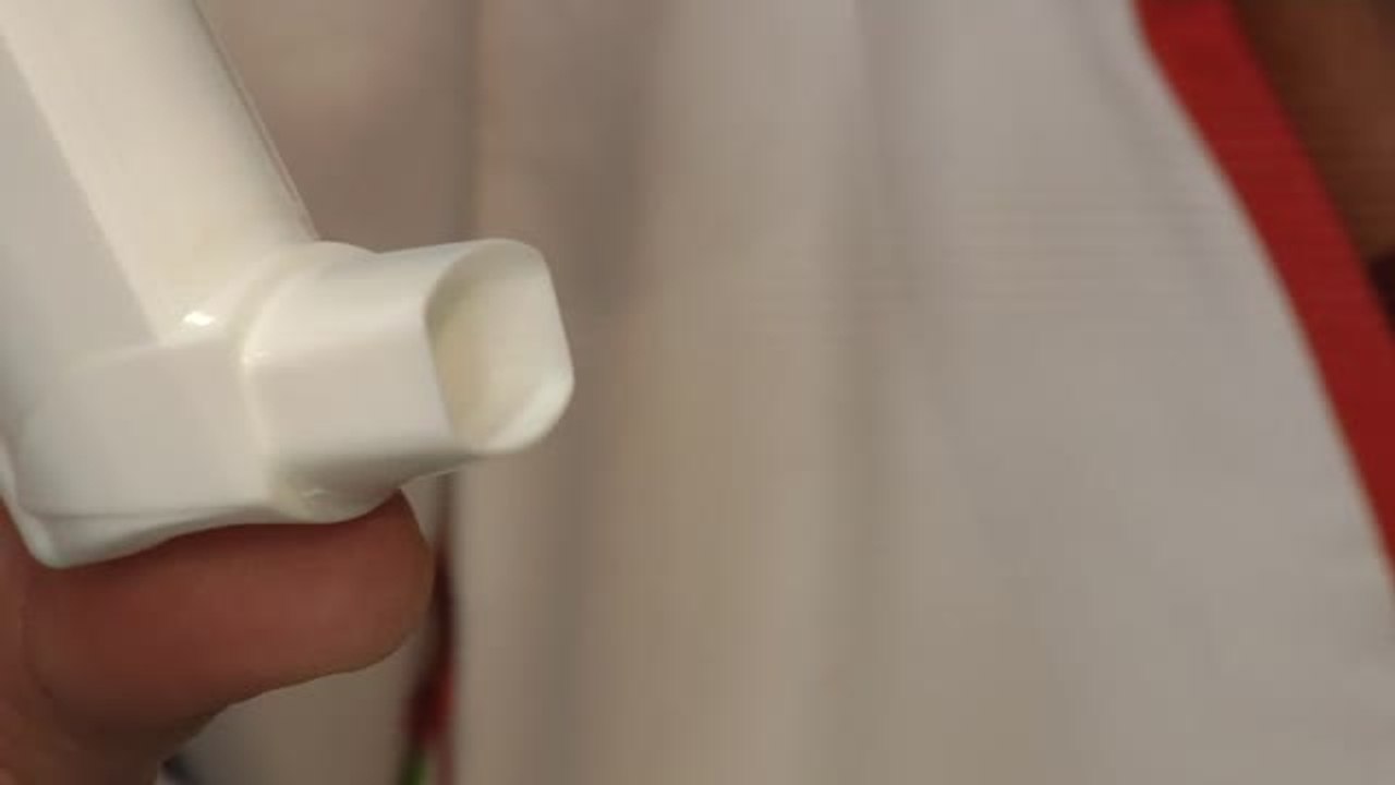 Los inhaladores presurizados para el asma contaminan tanto como 355 mil coches al año