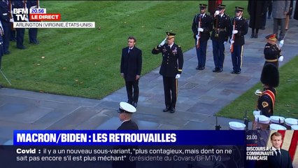 Download Video: Emmanuel Macron dépose une gerbe de fleurs devant la tombe du soldat inconnu au cimetière d'Arlington