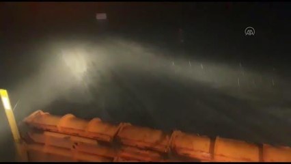 Ardahan'ın yüksek kesimlerinde sis ve buzlanma ulaşımı aksatıyor