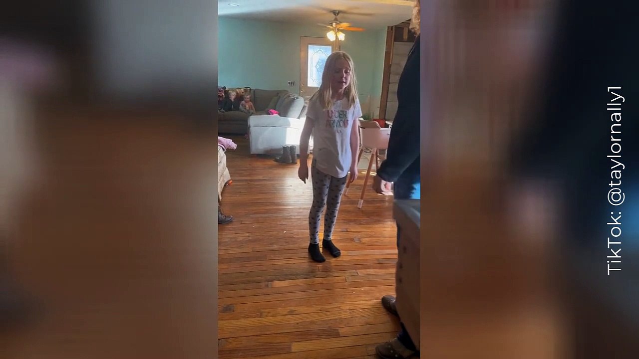 "¿Puedes ser mi hija?": hombre conmueve al hacerle tierna propuesta a la niña de su comprometida