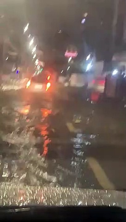 Alagamentos prejudicam trânsito em Florianópolis