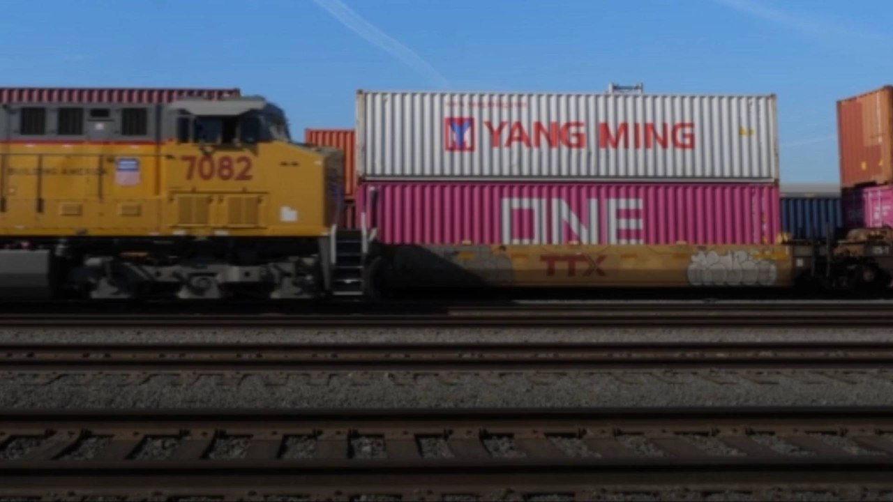 House Approves Imposing Deal on Unions to Avoid Rail Strike