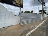 Após cinco meses, Prefeitura de Cajazeiras ainda não reconstruiu muro do Higino Pires que desabou