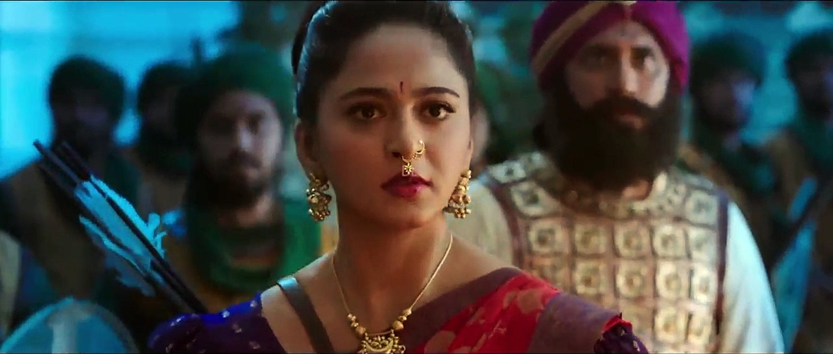 देवसेना और अमरेंद्र मिलकर कुंतल राष्ट्र को पिंडारी से बचाते हुए  _ PRABHAS AND ANUSHKA ACTION SCENE(720P_HD)