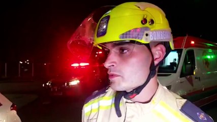 Motociclista fica preso debaixo de carro após colisão no Centro