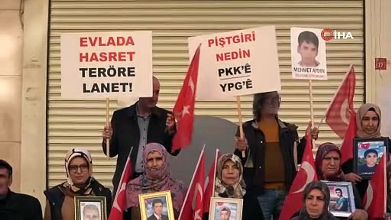 Evlat nöbetine bir yüreği yanık anne daha katıldı