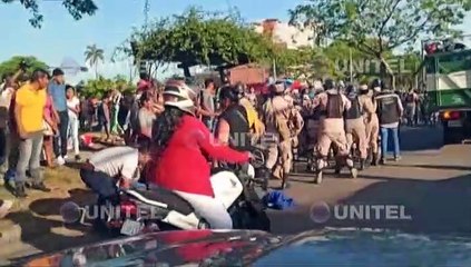 Vecinos y ‘mañaneros’ se enfrentaron durante la madrugada en la av. Cumavi