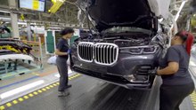 BMW X7 Production Line _ German Car Factory in USA
