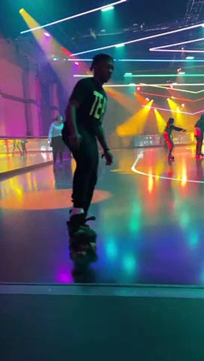 Roller Skater Pulls Off Epic Trick
