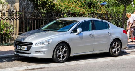 Si vous croisez une Peugeot 508 en panne en bord de route méfiez-vous et ralentissez