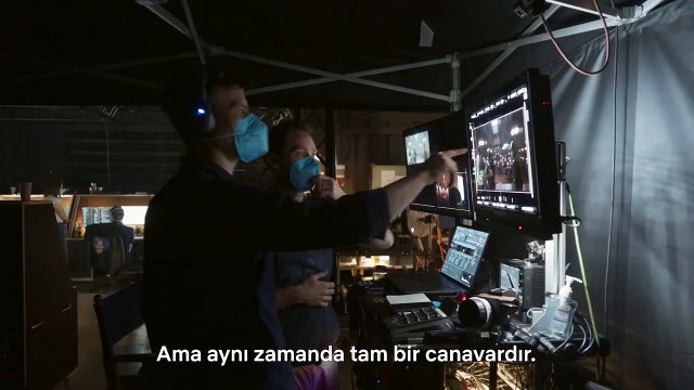 1899 Altyazılı Kamera Arkası