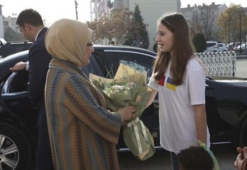 Emine Erdoğan, Ukrayna'dan Türkiye'ye getirilen yetim çocuklarla buluştu