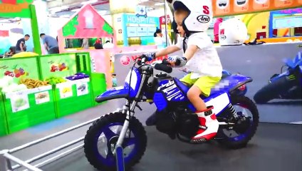 Vlad_and_mama_play_at_the_game_center_for_children(480p)for kids