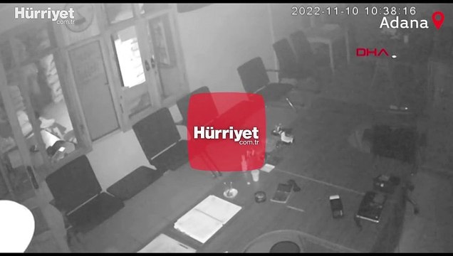 Güvenlik kamerasını kapatıp, çelik kasadaki paraları çaldılar