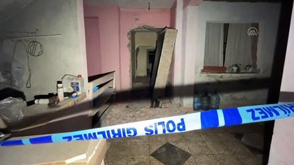 Üzerine demir kapı devrildi: Öldü