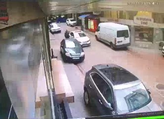 YOL KESTİKLERİNİN PARALARINI ÇALAN İRANLI SAHTE POLİSLER YAKALANDI