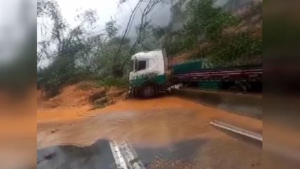 Brezilya'da toprak kayması: Düzinelerce insan kayıp