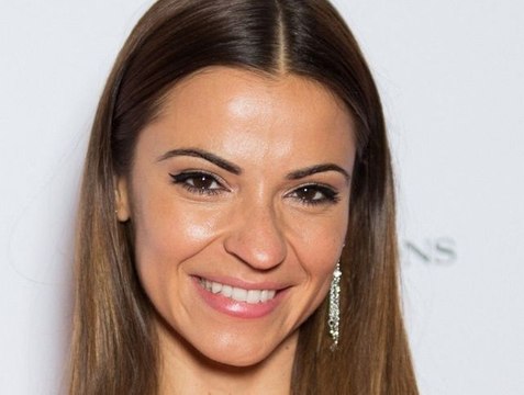 Denitsa Ikonomova aux anges : Bisous et câlins à gogo… Cet ex-Académicien qui l'a fait littéralement craquer !