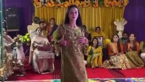 Mera Dil ye pukare aaja / Bheega bheega ha sama - Wedding dance performance / Viral Pakistani girl ayesha mano