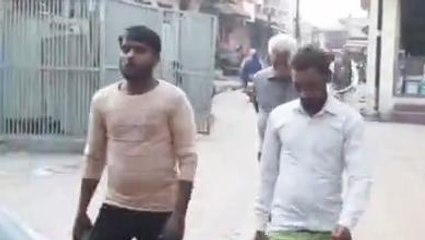 मथुरा: बढ़ती महंगाई के दौर बेरोजगारी पर सरकार के खिलाफ बोले युवा