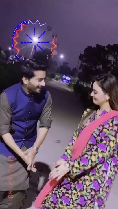 पंजाबी गाने पर डांस करती खूबसूरत जोड़ी