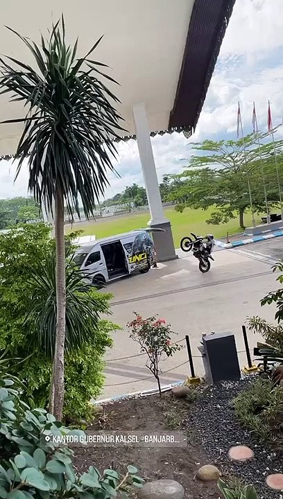 Saat Demonstran Ingin jadi Jarvis, Bisa ‘Freestyle’ di Kantor Gubernur Kalsel