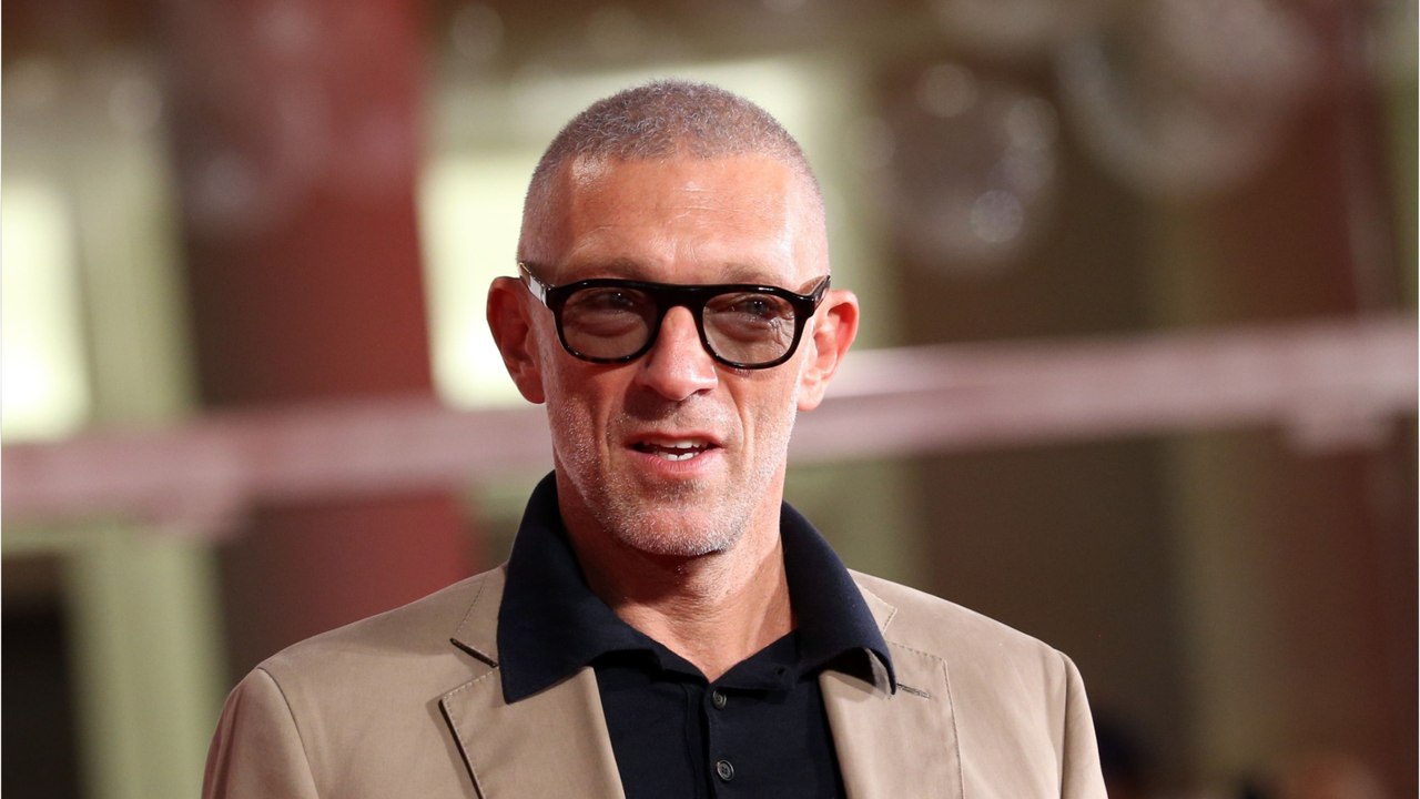 GALA VIDEO – Vincent Cassel pose avec sa fille Léonie : un rare cliché attendrissant !