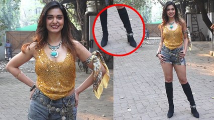 Divya Agarwal ने Bold Look में ढाया कहर, Boot पर पहनी पायल | Boldsky *Entertainment