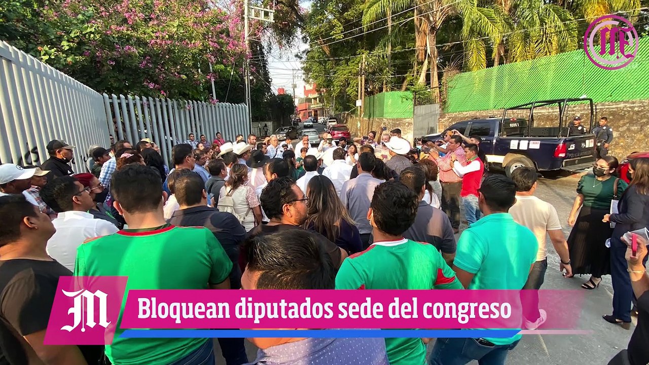 Cierran diputados locales sede del Congreso de Morelos