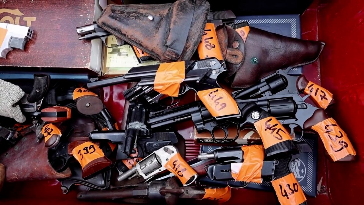 Plus de 65 000 armes à feu remises à la Police lors de la campagne d’abandon sans poursuites organisé par l’État
