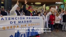 Las y los médicos protestan frente a la Asamblea de Madrid en la novena jornada de huelga
