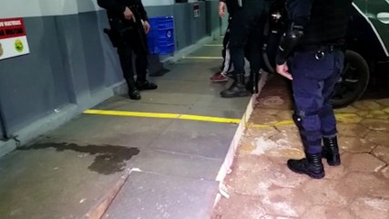 Com mandado de prisão por furto em aberto, homem é detido