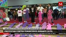 Familiares de víctimas de feminicidio protestan en la FIL Guadalajara