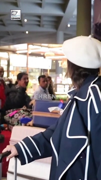 एक्ट्रेस परिणीति चोपड़ा स्टाइलिश अंदाज में मुंबई एयरपोर्ट पर आई नजर