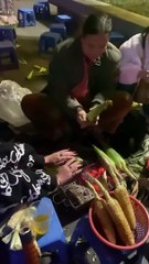 Ngô khoai nướng bờ hồ