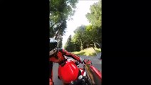 Ce motard pensait faire du tout terrain... raté