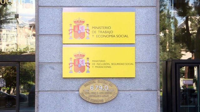 El paro baja en 33.512 personas en el segundo mejor noviembre de su historia