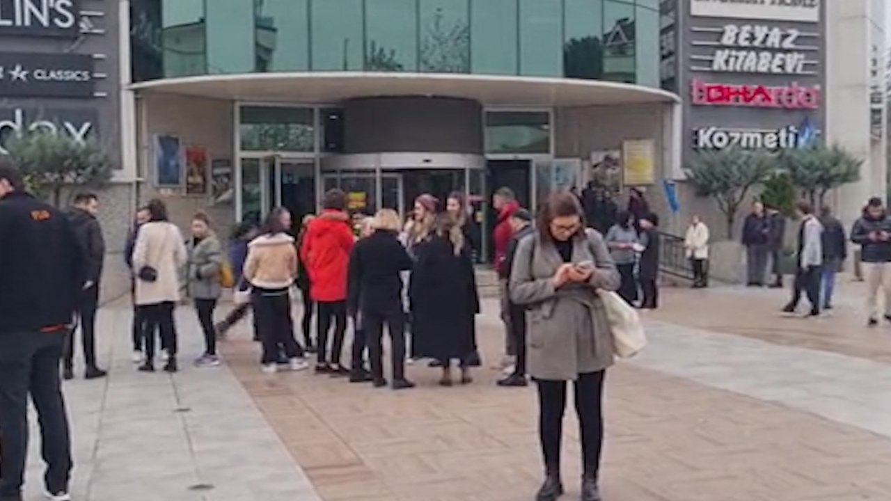 Düzce'de deprem paniğe neden oldu