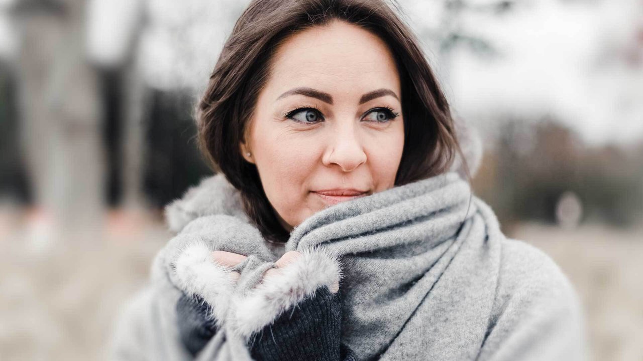 Make-up am Schal verhindern: Diese Winter-Beauty-Tipps sind einfach genial
