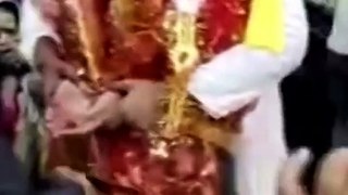 मुस्लिम युवती ने हिंदू लड़के से शादी करी मुल्ले परेशान Muslim lady married with Hindu boy