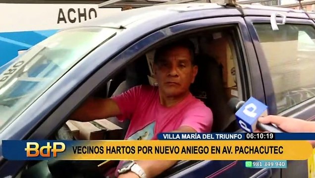 Aniego en VMT: vecinos colocan muros de arena para evitar inundación en sus casas