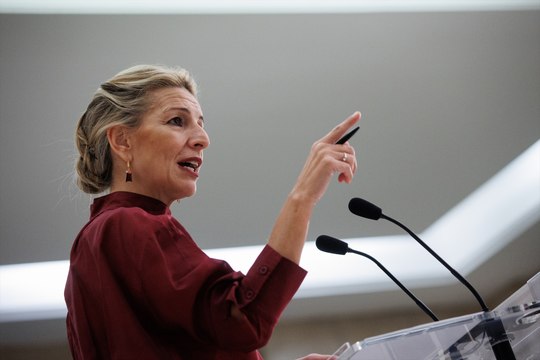 Díaz, cansada de la “derecha trumpista”: “Feijóo se puede alegrar de que los datos de paro son positivos”