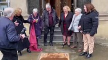 The unveiling of the memorial to iconic Sheffield craftsman and knife maker, Stan Shaw at Cutlers Hall