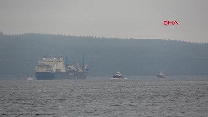 DERİN SULARDA BORU İNDİRME GEMİSİ 'CASTORONE' ÇANAKKALE BOĞAZI'NDAN GEÇTİ