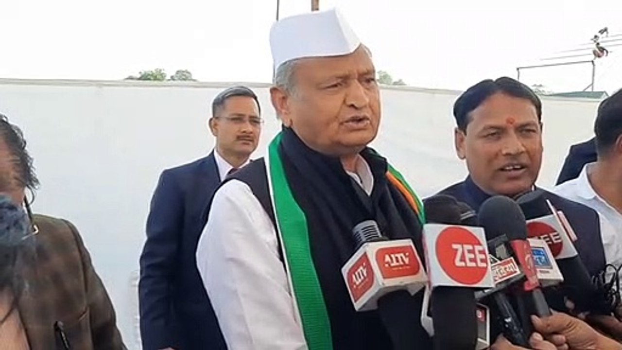 Small differences go on Gehlot