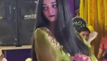 Pakistani tiktoker girl Mano dance video viral maira Dil ye pukary ajaa wedding dance viral Mano(480P)